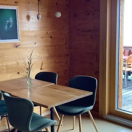 Haus Rhodania 호텔 알비넨