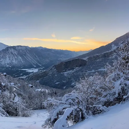 Haus Rhodania Hotell 2*