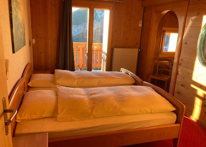 Haus Rhodania Hotell 2*